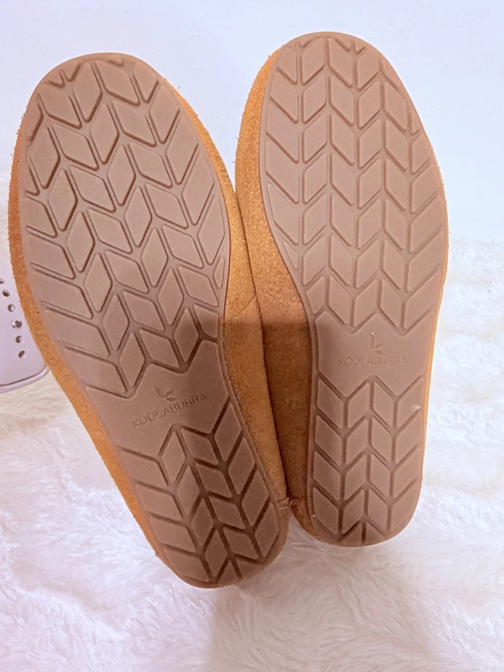 Koolaburra Chestnut Suede Moccasin Slippers with Cream Shearling size 1 youth